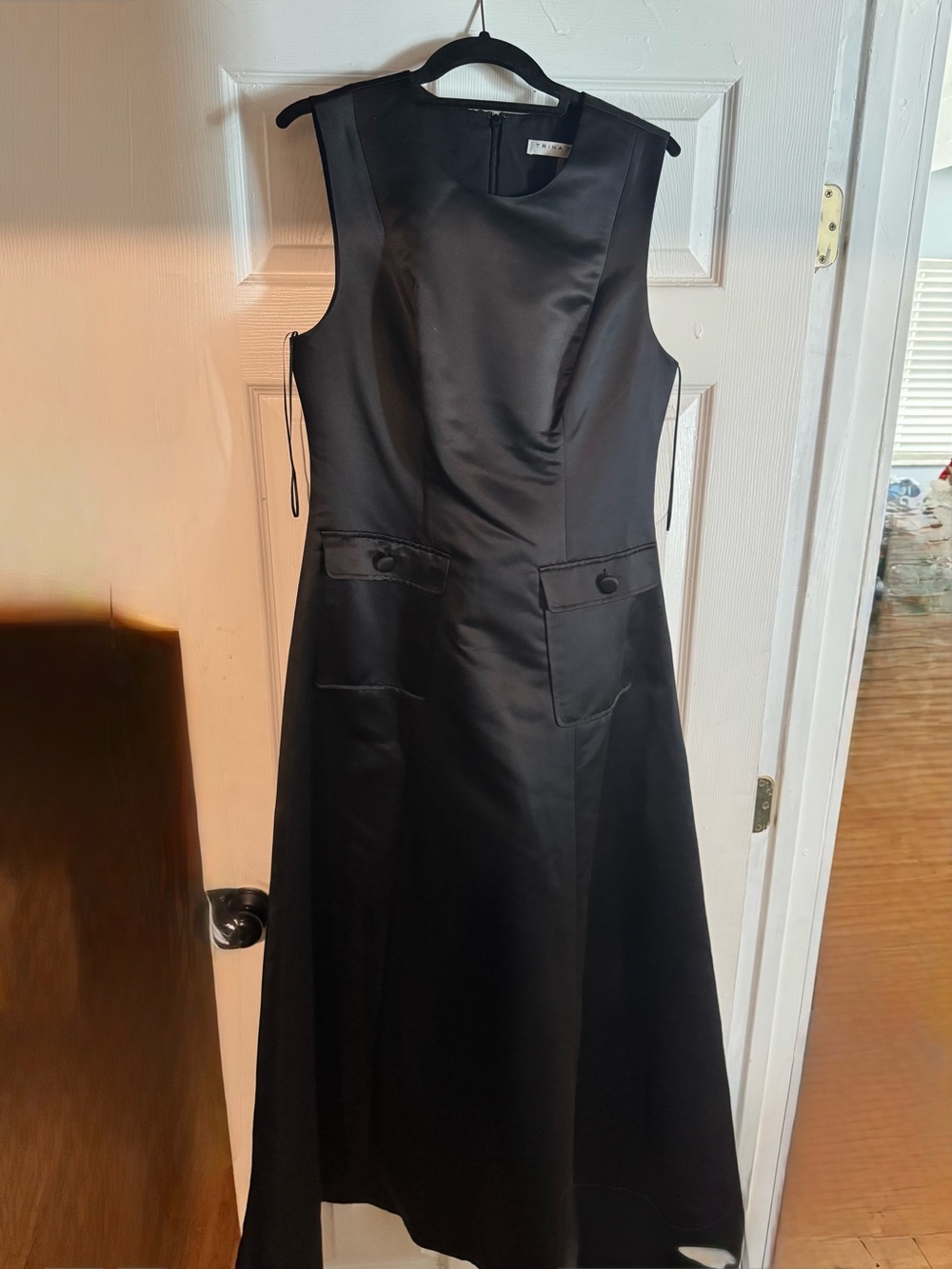 Trina Turk Black Sleeveless A-Line Midi Dress with Button Flap Pockets